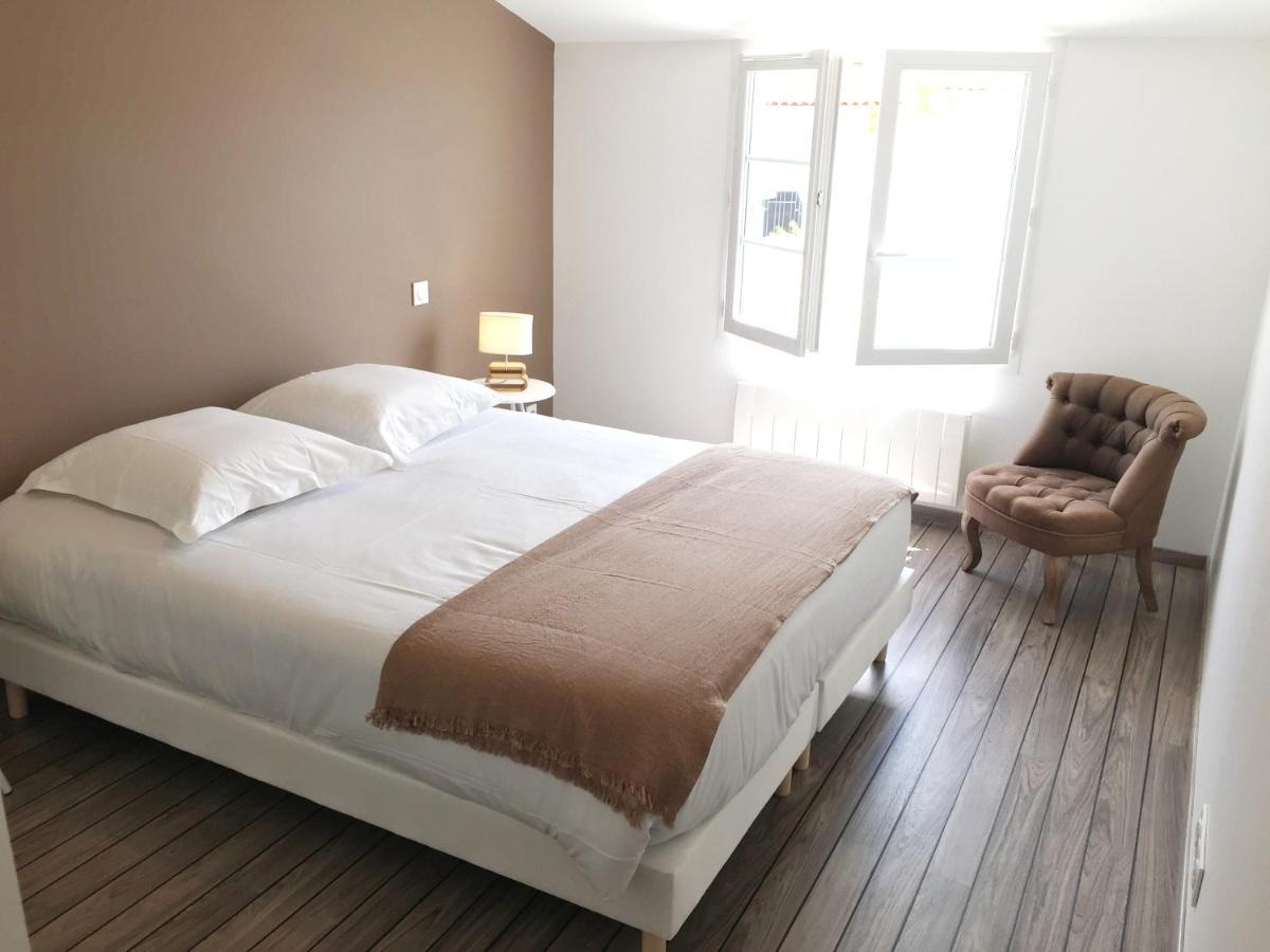 Hotel Le Square 생-피에르-돌레롱 외부 사진