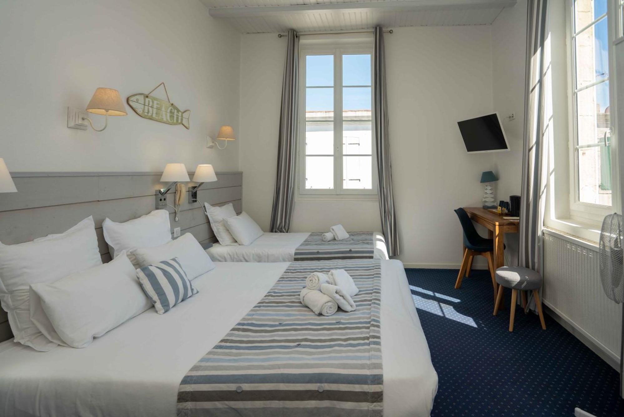 Hotel Le Square 생-피에르-돌레롱 외부 사진