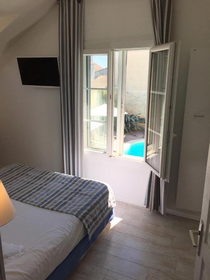 Hotel Le Square 생-피에르-돌레롱 외부 사진